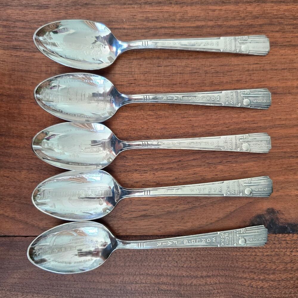 VTG WM Rogers 1939 New York Worlds Fair Spoons Silver Plate Pavillions Souvenir